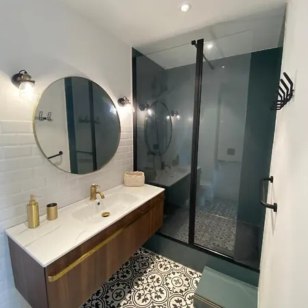 Magnifique T2 40m2 Centre Vue Au Bord De La Neuf 5 Personnes Clim Wifi Balcon Parking Prive Ferme