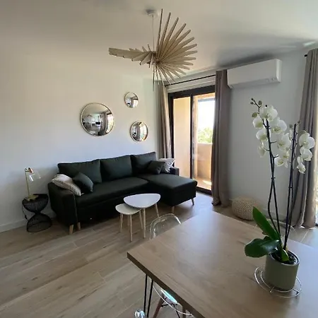 Magnifique T2 40m2 Centre Vue Au Bord De La Neuf 5 Personnes Clim Wifi Balcon Parking Prive Ferme Lejlighed Ajaccio (Corsica)