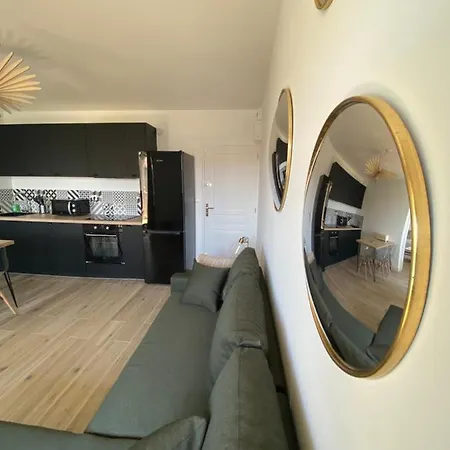 Magnifique T2 40m2 Centre Vue Au Bord De La Neuf 5 Personnes Clim Wifi Balcon Parking Prive Ferme *