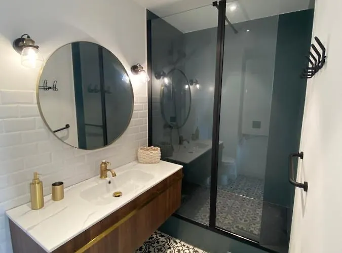 Magnifique T2 40m2 Centre Vue Au Bord De La Neuf 5 Personnes Clim Wifi Balcon Parking Privé Fermé