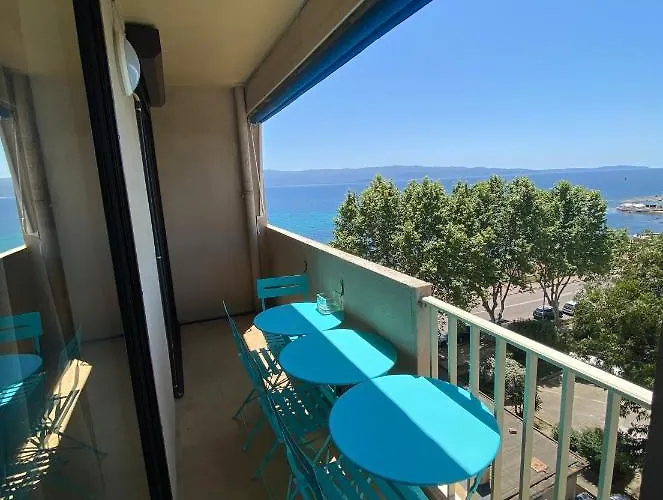 Magnifique T2 40m2 Centre Vue Au Bord De La Neuf 5 Personnes Clim Wifi Balcon Parking Privé Fermé * Ajaccio (Corsica)