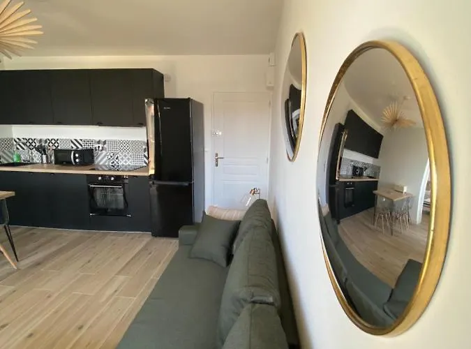 Magnifique T2 40m2 Centre Vue Au Bord De La Neuf 5 Personnes Clim Wifi Balcon Parking Privé Fermé *