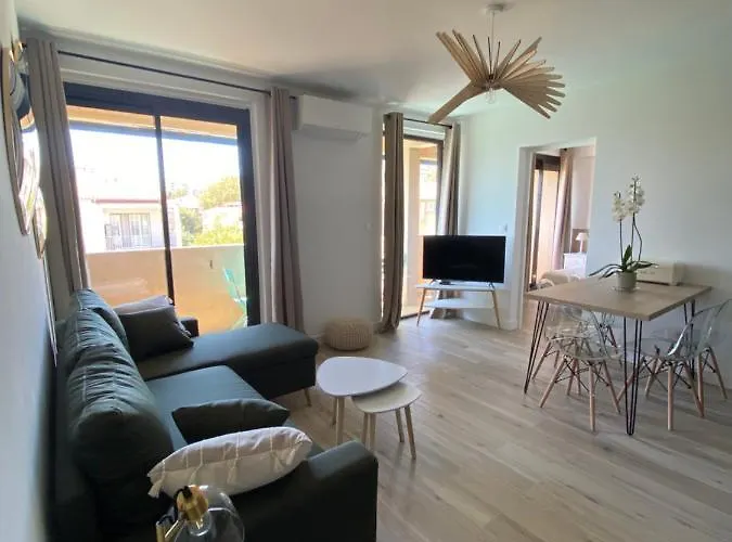 Magnifique T2 40m2 Centre Vue Au Bord De La Neuf 5 Personnes Clim Wifi Balcon Parking Privé Fermé * Ajaccio (Corsica)