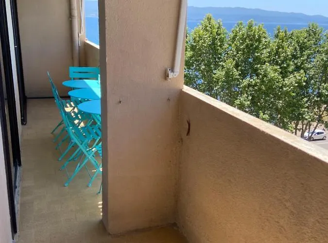 Magnifique T2 40m2 Centre Vue Au Bord De La Neuf 5 Personnes Clim Wifi Balcon Parking Privé Fermé